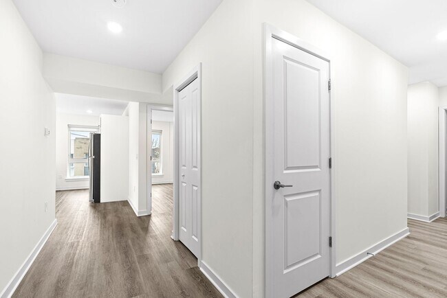 Building Photo - 2451 Frankford Ave