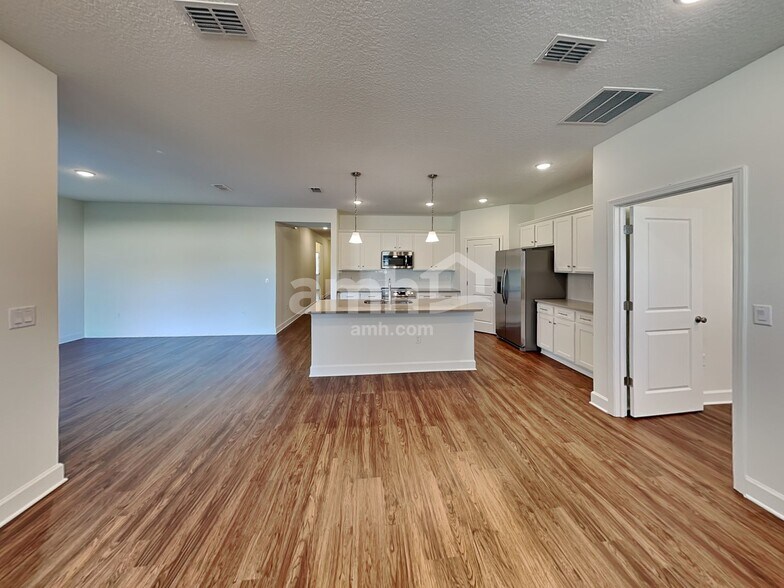 Building Photo - 2901 Alanas Mdw Wy