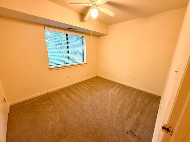 Building Photo - Cedar Hill Condos - Vitalius