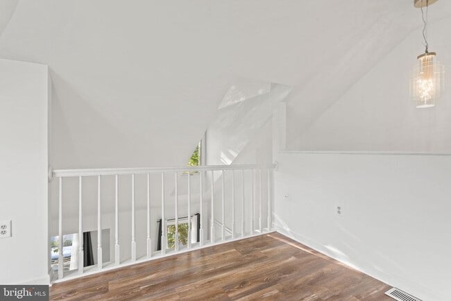 Building Photo - 6608 Beach Dr