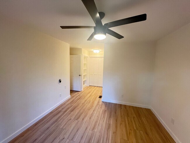 Building Photo - Pet Friendly, Remodeled Home in North Myrt...