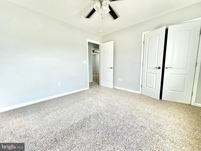 Building Photo - 307 S Marshview Terrace