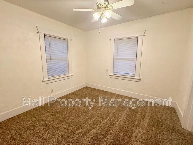 Building Photo - 1514 Summit Dr