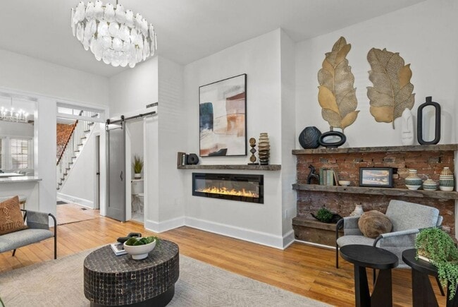 Building Photo - Coming Soon - Modern & Spacious 4 Bedroom,...
