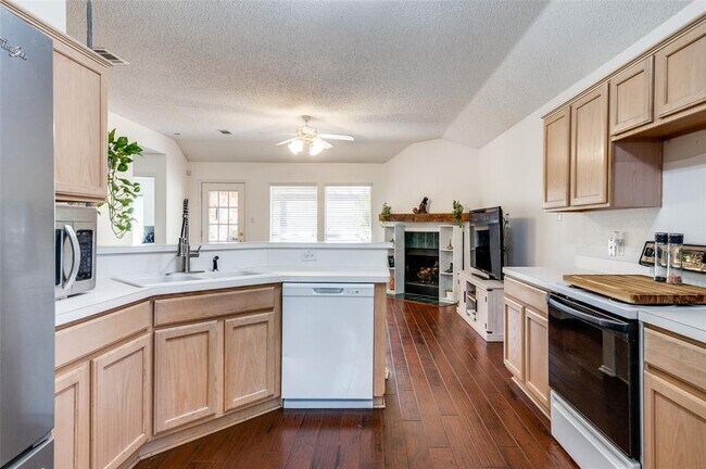 Building Photo - 9088 Brushy Creek Trail