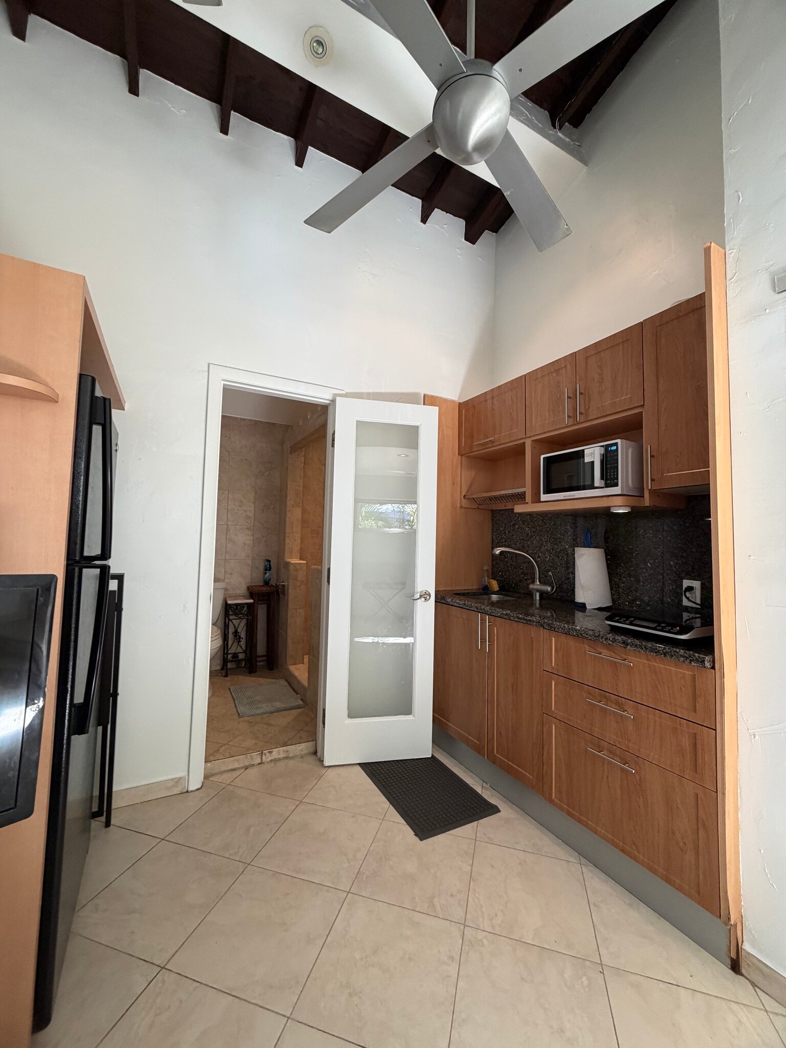 Kitchenette - 2539 Swanson Ave