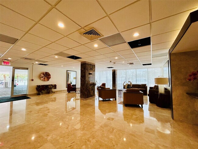 Building Photo - 3750 Galt Ocean Dr