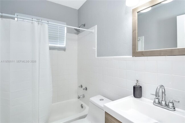 Building Photo - 1015 SW 30th St