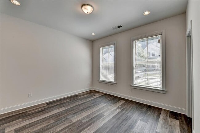 Building Photo - 614 Harrington Hills
