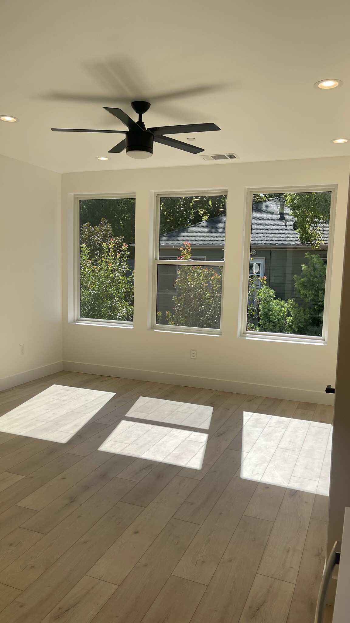 Building Photo - 1012 Uptown Aly