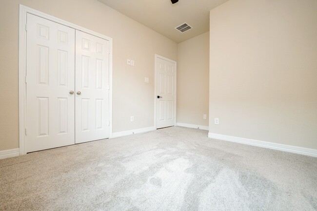 Building Photo - 31426 Whitcombe Summit Wy