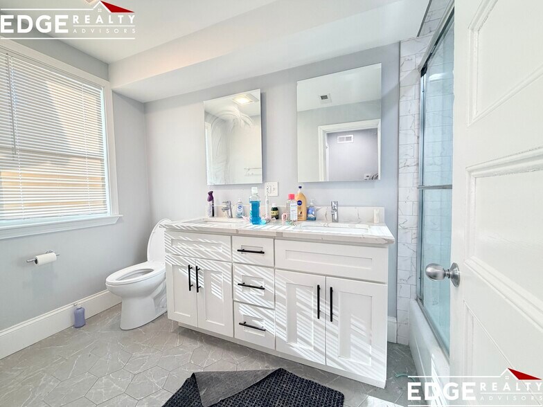 Building Photo - 28 Tremont St