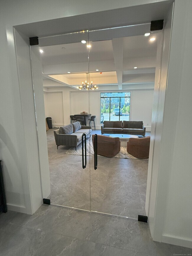 Building Photo - 211 Ferry Blvd