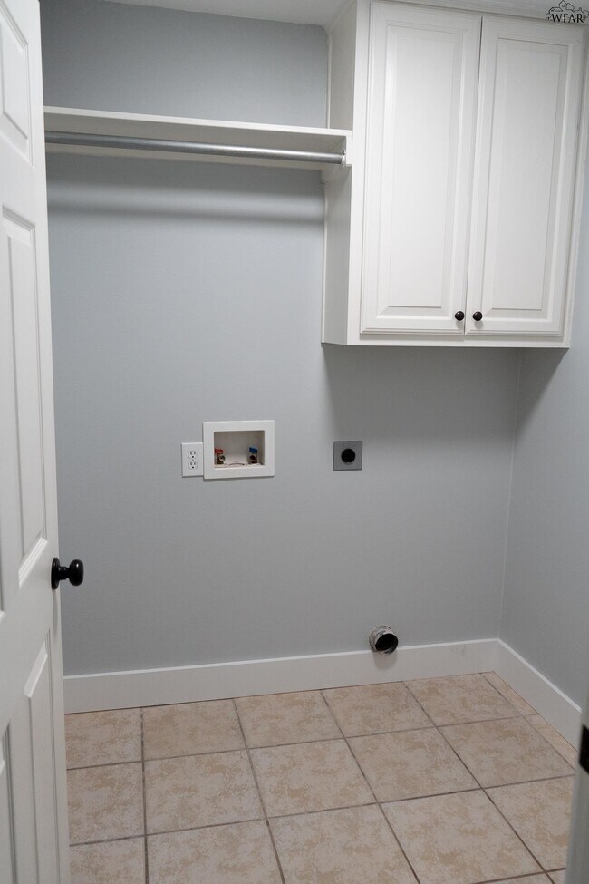 Building Photo - 5 Libby Ct