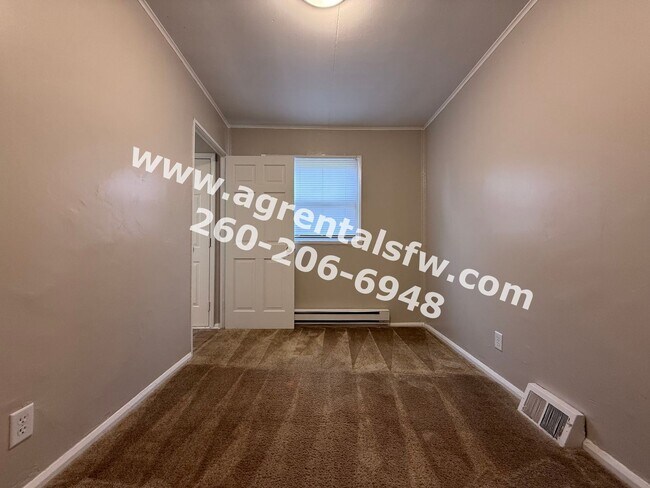 Building Photo - 3 Bedroom House