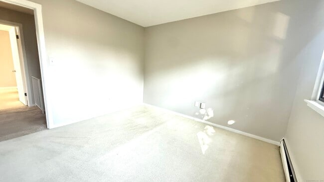 Building Photo - 16 Clemens Ct