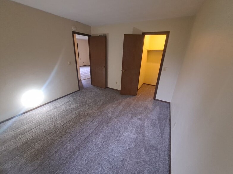 Building Photo - 1444 W 16th St