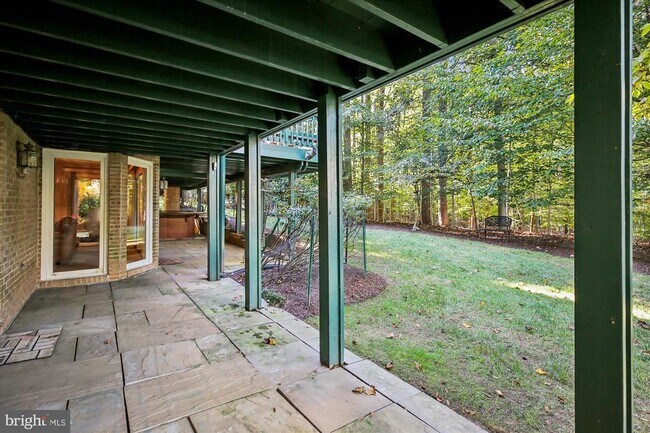 Building Photo - 9454 Newbridge Dr