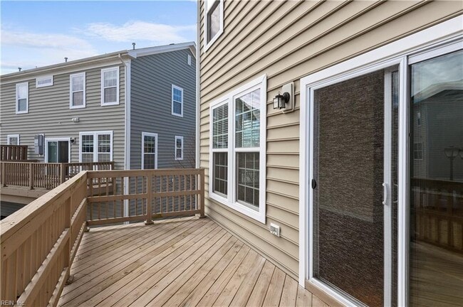 Building Photo - 4956 Almandine Ave