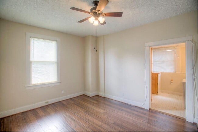 Building Photo - 308 3rd St