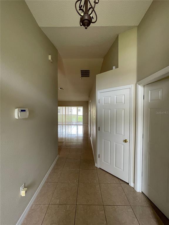 Building Photo - 207 Cranbrook Dr