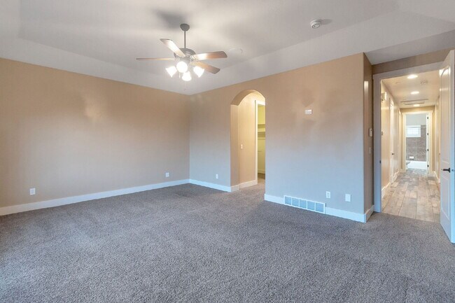 Building Photo - Suncrest — Stunning 4 Bed, 4 Bath Home - SPACIOUS LIVING
