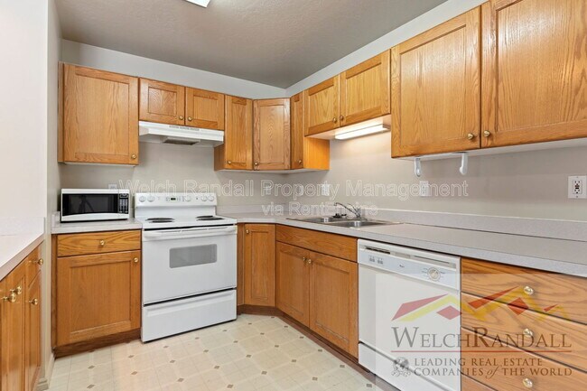 Building Photo - 1457 Monroe Blvd
