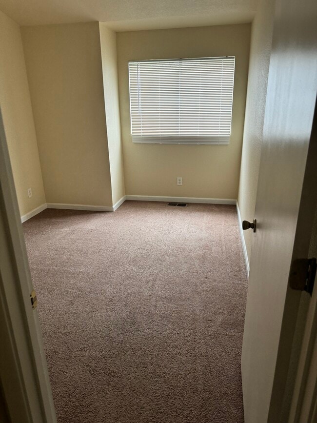 Building Photo - 171 Riesling St