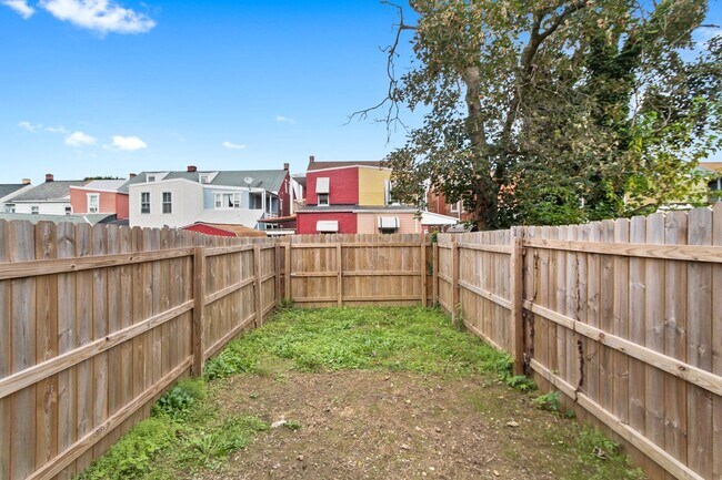 Building Photo - Modern 3BR/2BA Home in Columbia Borough School District w/ Fenced Yard & Central Air!