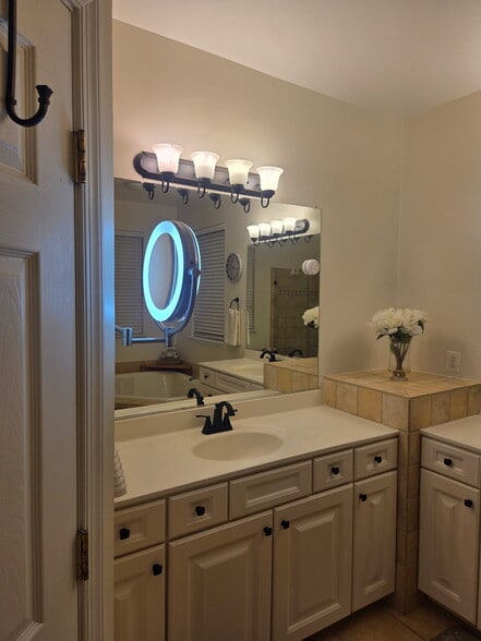 Building Photo - 8338 Middle Ruddings Dr