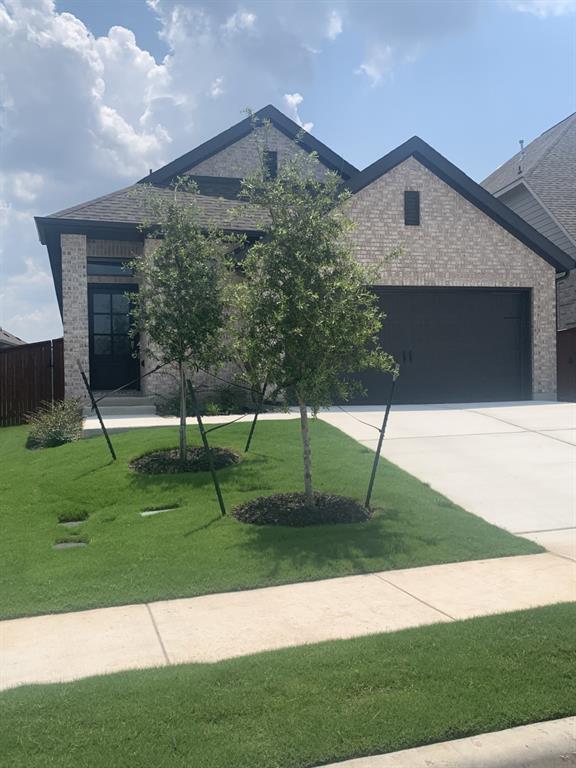 Building Photo - 221 Rosebush Dr