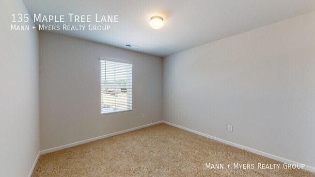 Building Photo - 135 Maple Tree Ln