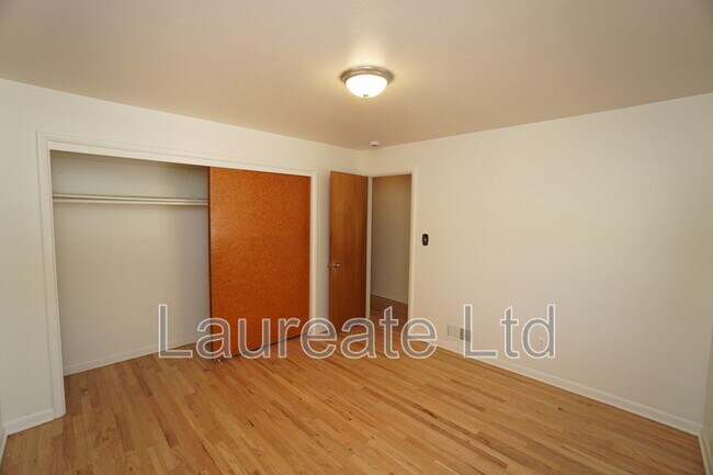 Building Photo - 5998 S Hill St