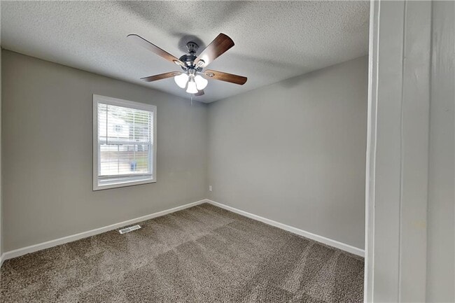 Building Photo - 214 Brookside Dr