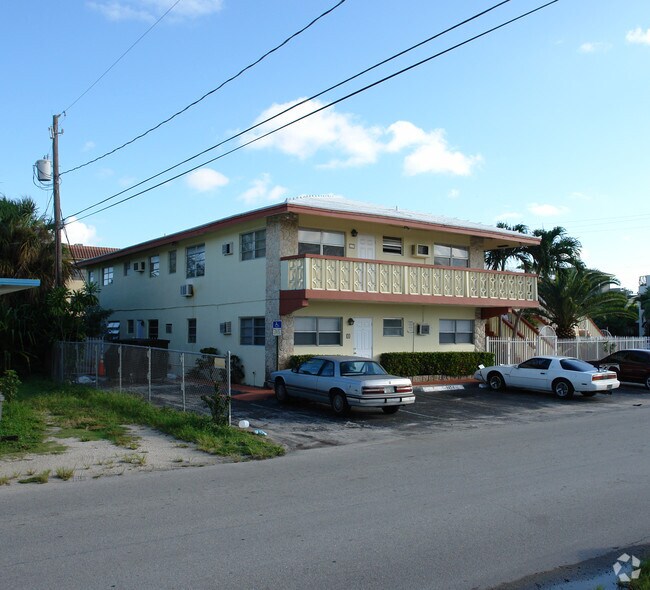 Building Photo - Sunny Sky