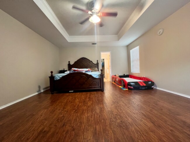 Building Photo - 24707 Maple Crest