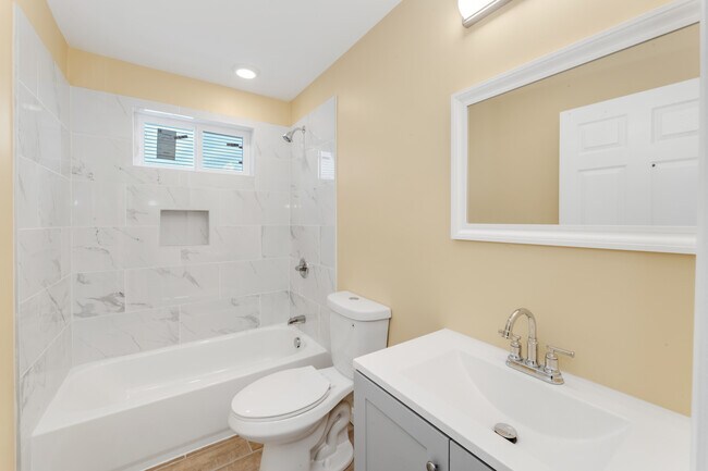 Building Photo - 12 Andy St