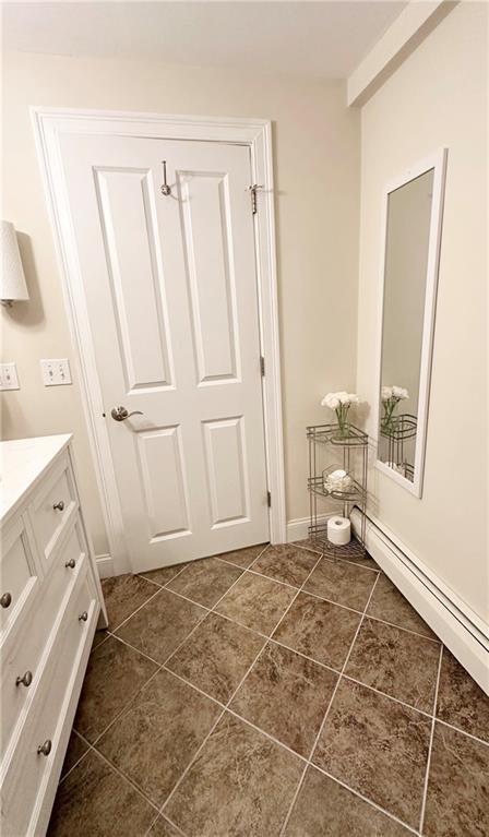 Building Photo - 227 Thames St