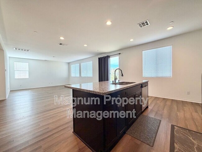 Building Photo - 34124 Thistlewood Ave