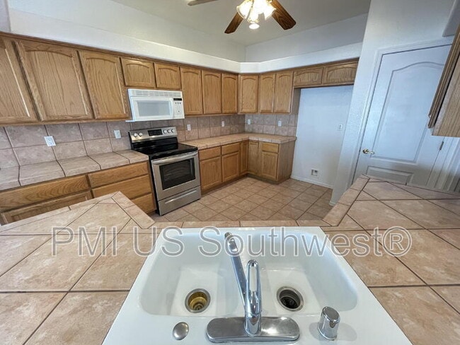 Building Photo - 2007 Lause Bay