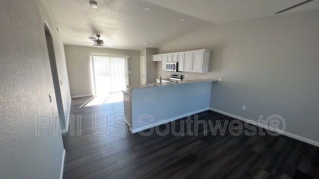 Building Photo - 5018 S Rosemary Dr