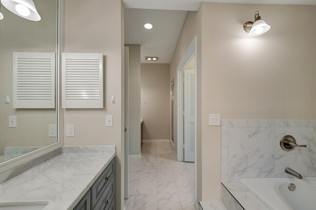 Building Photo - 2400 N Braeswood Blvd