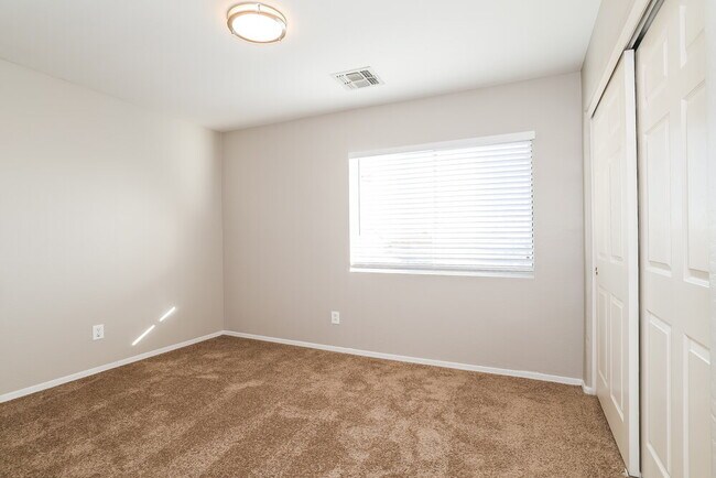 Building Photo - 22553 W Desert Bloom St