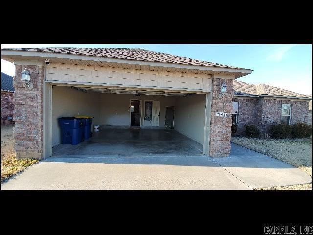 Building Photo - 2405 Canterbury Ln