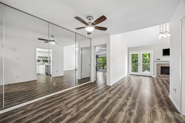 Building Photo - 763 Bering Dr