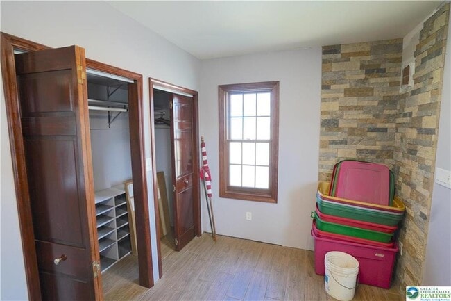 Building Photo - 655 Birch Dr