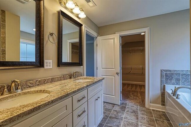 Building Photo - 15607 Ironcrest Drive NW