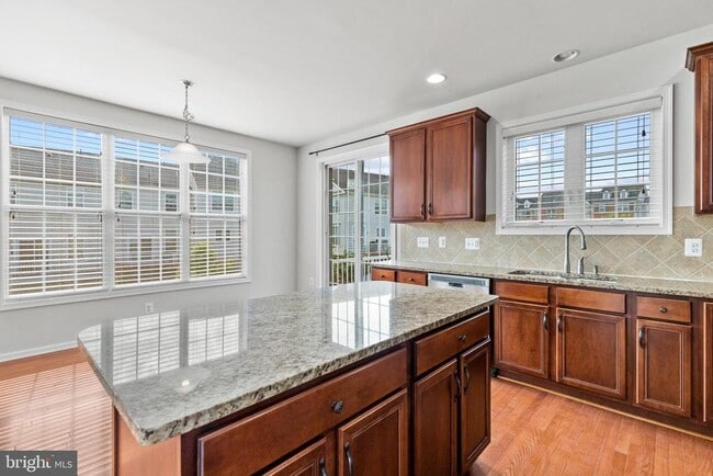 Building Photo - 43247 Loudoun Reserve Dr