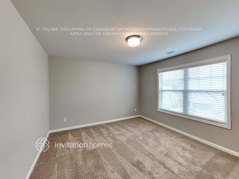 Building Photo - 243 Sage Dr