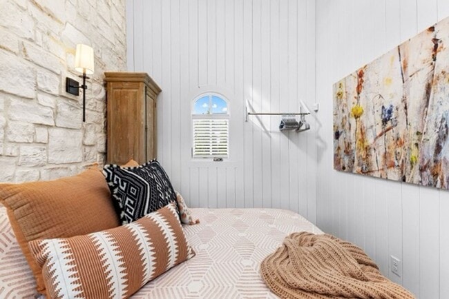 Building Photo - 192 Breakspear Ln